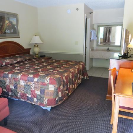 אפופקה Crosby'S Motor Inn מראה חיצוני תמונה