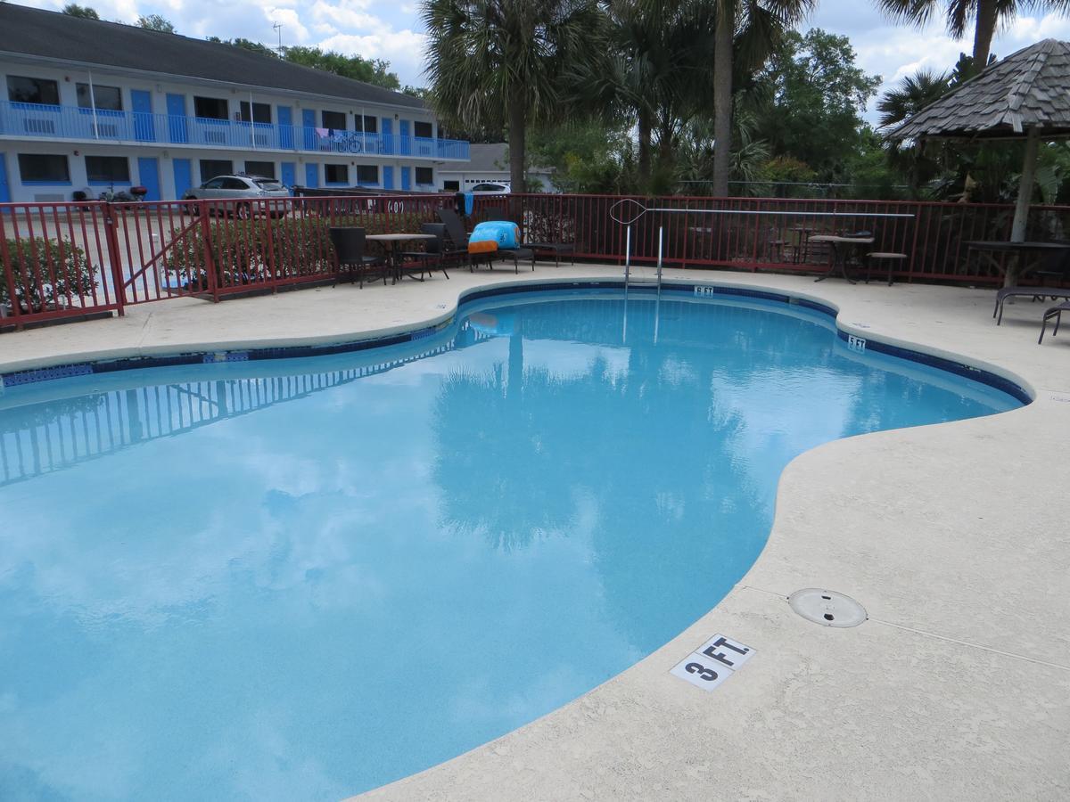 אפופקה Crosby'S Motor Inn מראה חיצוני תמונה